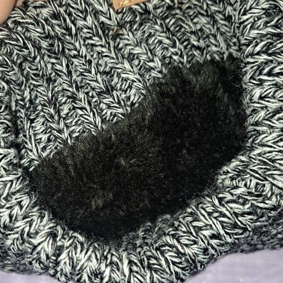 Ladies Black & White Warm Fleece Knit Winter Hat, Scarf & Touch Screen Glove Set - Picture 9 of 10